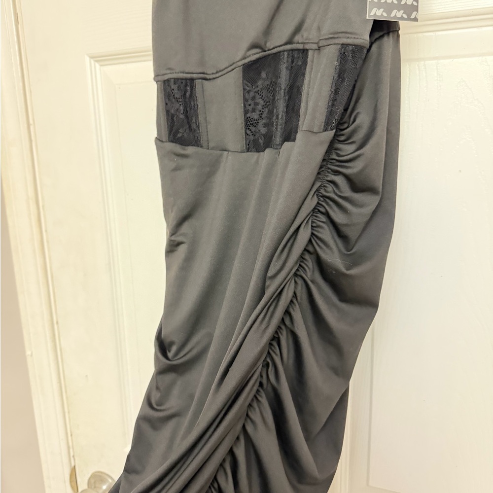 Black Sleeveless Ruched Midi Dress - Picture 4 of 5